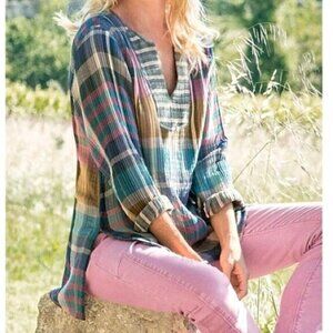 ** Soft Surroundings Rustic Plaid Top Split Neck PXS
